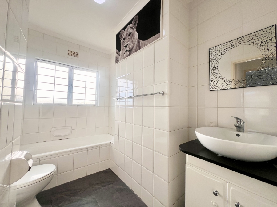 3 Bedroom Property for Sale in Flamingo Vlei Western Cape